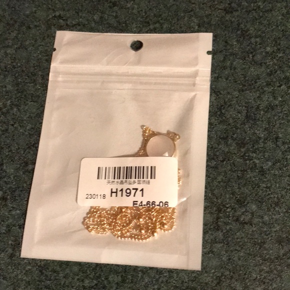 NWT • faux quartz gemstone necklace - Picture 2 of 2